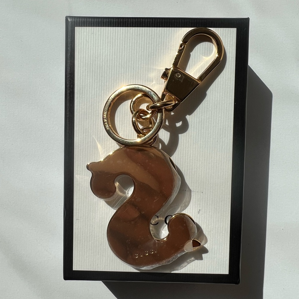 🔥GUCCI Letter Key Chain - Picture 8 of 9